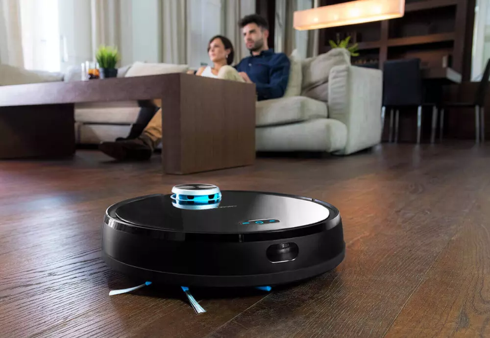 vacuum cleaning robot